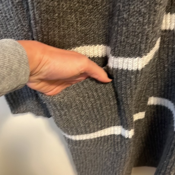 ✨SALE✨ STACCATO | Striped Knit Open Front Cardigan Sweater W/ Pockets - Picture 4 of 10